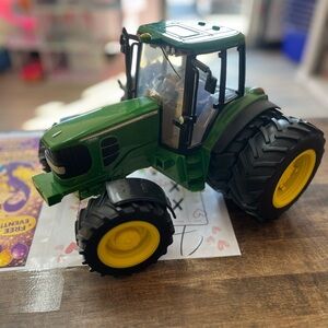 JOHN DEERE 7330 ERTL Big Farm Lights & Sounds 1:16 Scale Big Toy Farm Tractor